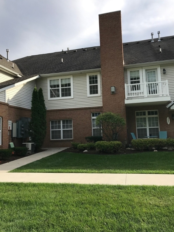 668 Olde English Cir in Howell, MI - Building Photo - Building Photo