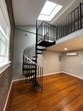 94 4th Ave, Unit 308 in Bay Shore, NY - Building Photo - Building Photo
