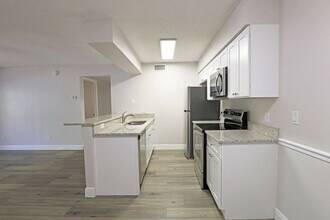 5305 Summerlin Rd in Ft. Myers, FL - Building Photo - Building Photo