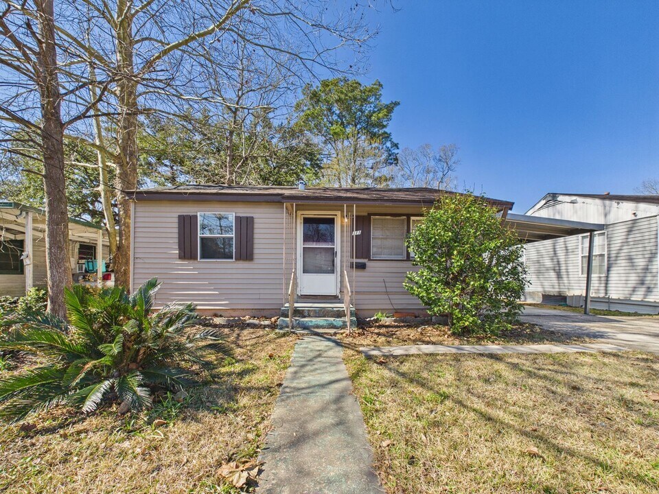 111 Tennessee St in Lafayette, LA - Building Photo