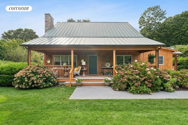 176 Bridgehampton Sag Tpke in Bridgehampton, NY - Building Photo - Building Photo