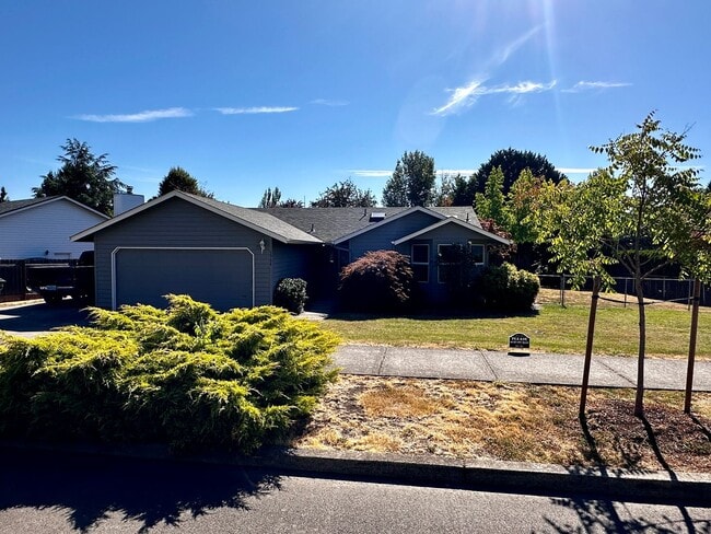property at 1954 Tanager Ave NW