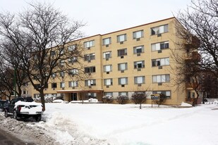 2000 W Morse Ave Apartments