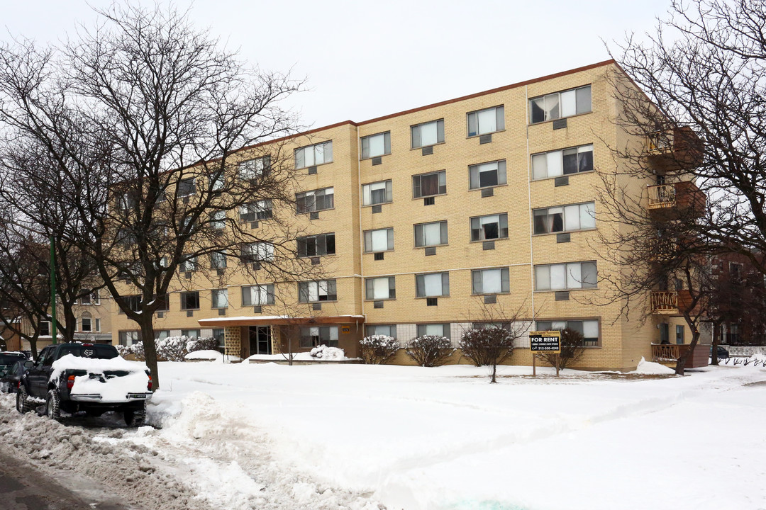 2000 W Morse Ave in Chicago, IL - Building Photo