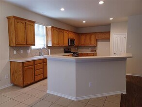 705 Crownpoint Ln in Arlington, TX - Building Photo - Building Photo