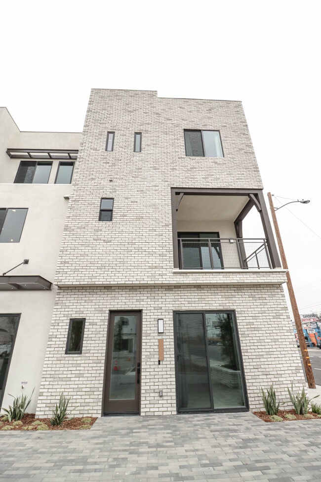 property at 2049 W Rosecrans Ave