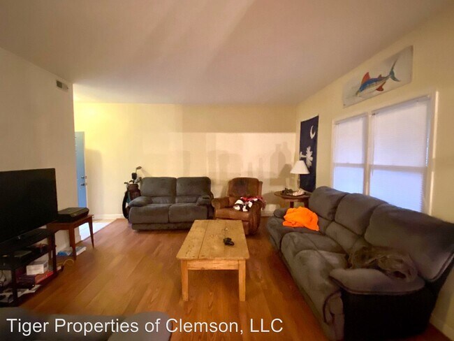 245 Willow Ct in Central, SC - Building Photo - Building Photo