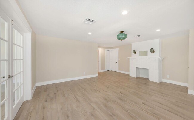 3000 Beach Blvd S in Gulfport, FL - Building Photo - Building Photo