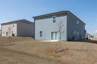 895 Gelderland Dr in Hampton, GA - Building Photo - Building Photo