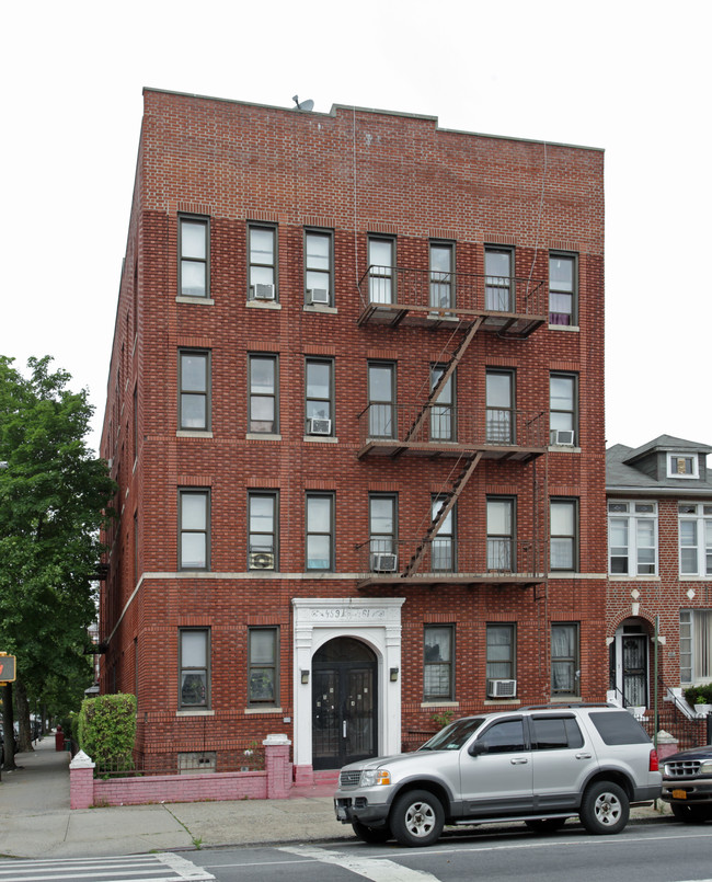 459-461 Linden Blvd in Brooklyn, NY - Foto de edificio - Building Photo