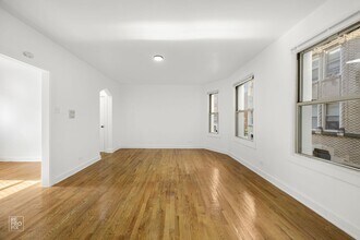 8051 S Ingleside Ave 934-42 E 81st Chicago, IL 60619 in Chicago, IL - Foto de edificio - Building Photo