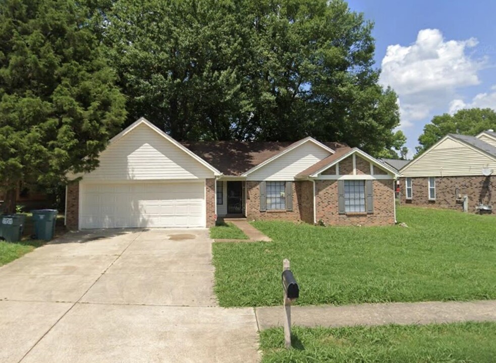 5120 Twinmeadows Dr in Memphis, TN - Building Photo