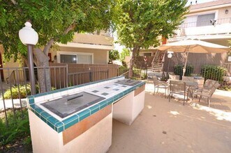 15520 Foothill Blvd in Los Angeles, CA - Building Photo - Building Photo
