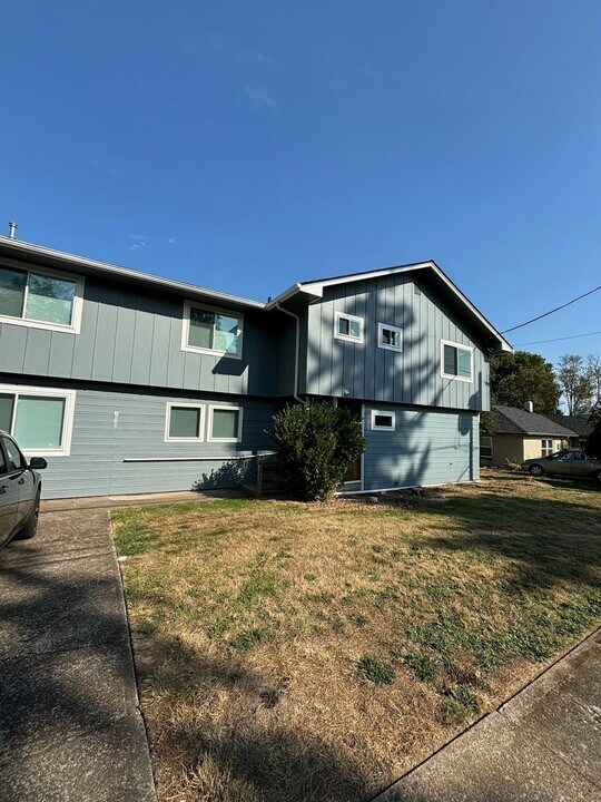 1111 NW 32nd St, Unit 1 in Corvallis, OR - Foto de edificio