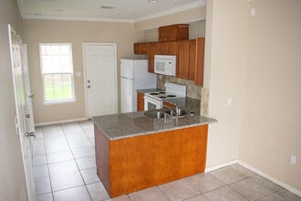 4110 Sevan St in Bacliff, TX - Building Photo - Building Photo