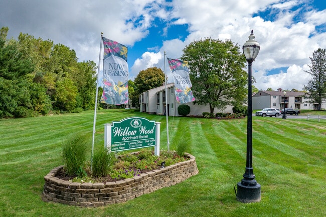 Willow Wood Apartment Homes in La Fayette, NY - Foto de edificio - Building Photo