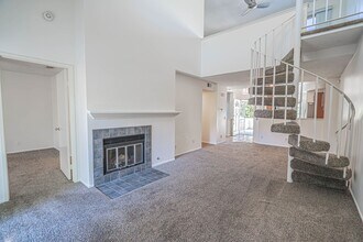 23951 Arroyo Park Dr in Valencia, CA - Building Photo - Building Photo