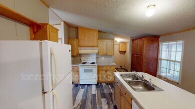 202 Bunker Ct in Fountain Inn, SC - Building Photo - Building Photo