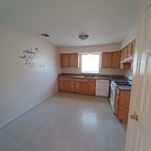 1013 Walnut St. in Roselle, NJ - Building Photo - Building Photo