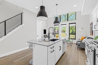434 W Tienken Rd in Rochester Hills, MI - Building Photo - Building Photo
