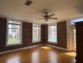 215 Central Ave, Unit 4D in St. Petersburg, FL - Foto de edificio - Building Photo