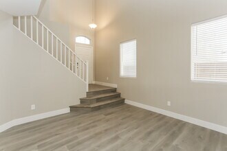 8072 Farthings Hill Dr in Las Vegas, NV - Building Photo - Building Photo