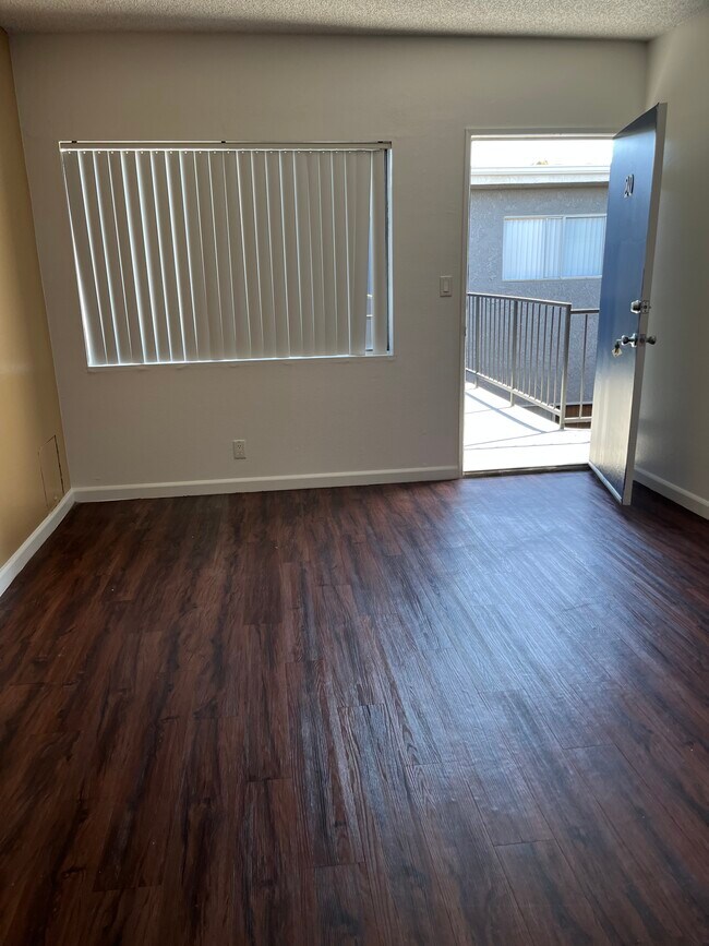 Cedar Pointe in Hawthorne, CA - Foto de edificio - Building Photo