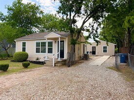 1455 Honor Dr in Desoto, TX - Building Photo