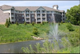 Powers Ridge Condominiums in Chanhassen, MN - Building Photo - Building Photo