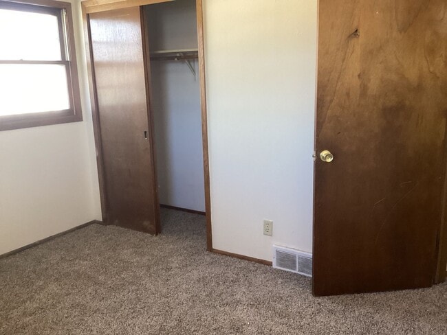 property at 9135-9137-9137 N Swan Rd