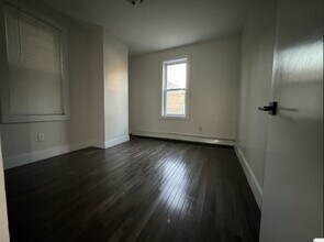 60 Bidwell Ave in Jersey City, NJ - Foto de edificio - Building Photo