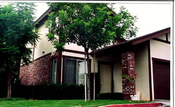 927 E Deodar St in Ontario, CA - Building Photo - Building Photo