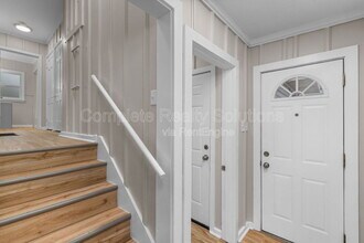 1821 Korando Ave in Overland, MO - Building Photo - Building Photo