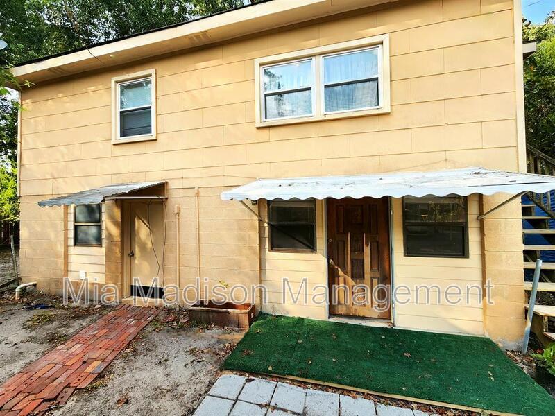 1 Wesley St in Savannah, GA - Building Photo