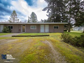 7619 Douglas St W in Lakewood, WA - Building Photo - Building Photo