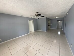 2519 Griffin Square in West Palm Beach, FL - Building Photo - Building Photo