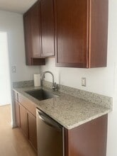 501 Slaters Ln, Unit 310 in Alexandria, VA - Building Photo - Building Photo