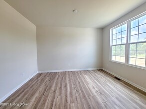 4121 Bent Creek Dr in La Grange, KY - Building Photo - Building Photo