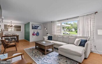 16 Brook Ln in Yardley, PA - Building Photo - Building Photo