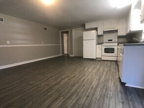 10609 Middleground Rd in Savannah, GA - Building Photo - Building Photo