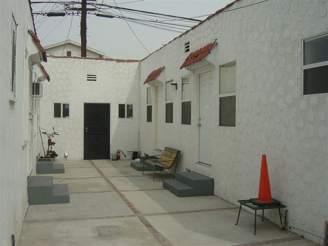 1195 W 30th St in Los Angeles, CA - Building Photo - Building Photo