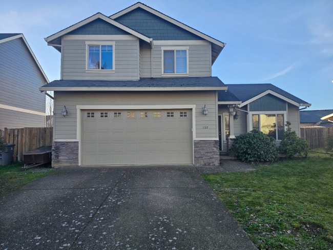 property at 1127 SE Rollins Ave