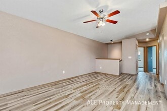 109 McDowell Dr in Box Elder, SD - Foto de edificio - Building Photo