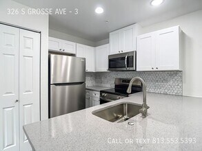 326 S Grosse Ave in Tarpon Springs, FL - Building Photo - Building Photo