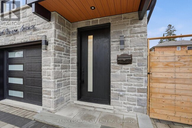 10A Benson Ave in Mississauga, ON - Building Photo - Building Photo