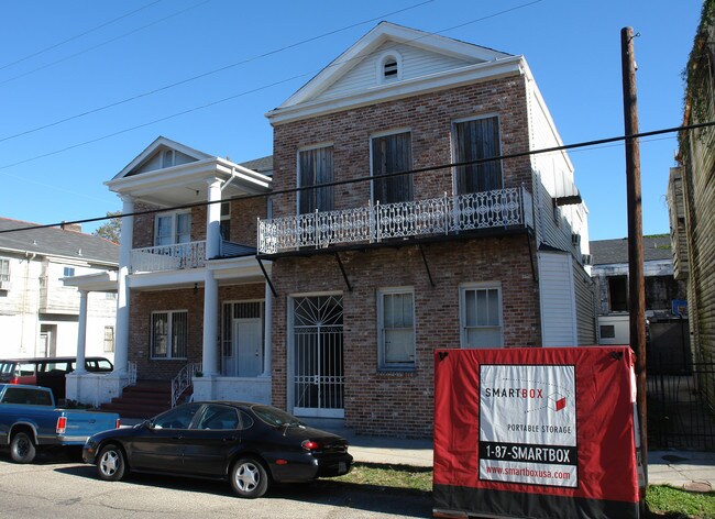 839 Jackson Ave in New Orleans, LA - Foto de edificio - Building Photo