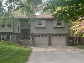 1555 Saint Joseph Cir in St. Joseph, MI - Building Photo