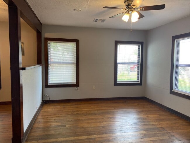 7 W Ave N in Temple, TX - Foto de edificio - Building Photo