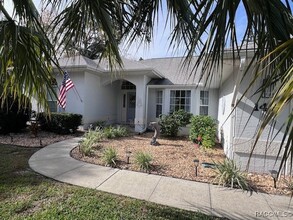 142 Douglas St in Homosassa, FL - Building Photo - Building Photo