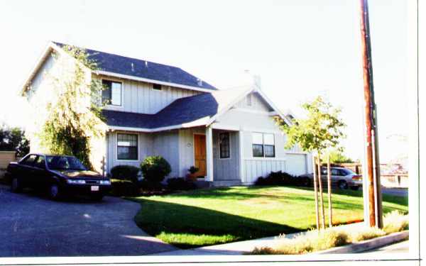 312 K St in Petaluma, CA - Foto de edificio - Building Photo